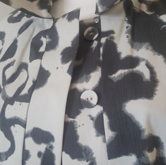 Ladies jacket - Picture 3 of 4